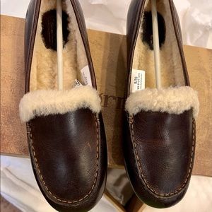 New in box Born leather with fur lining